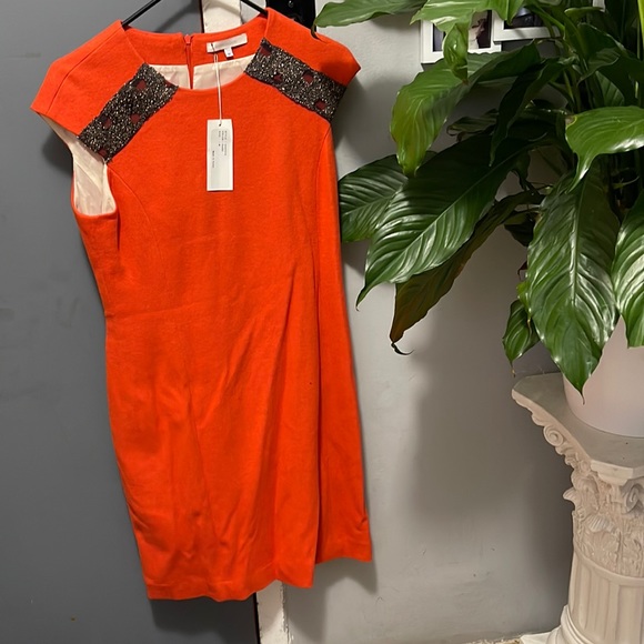 Formal Dress - Picture 1 of 4